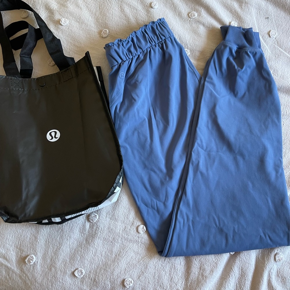 Lululemon stretch high-rise joggers